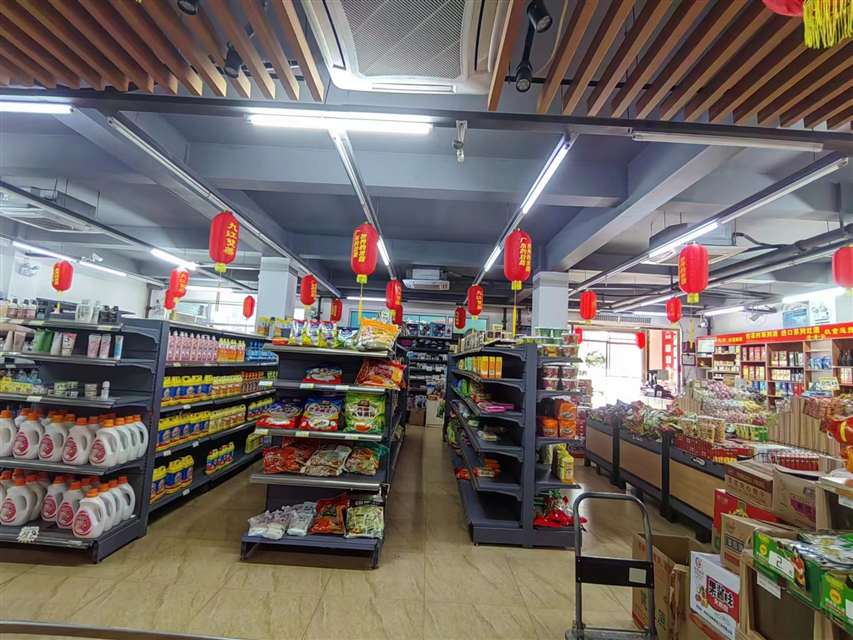 昌江华田商业广场对面小区出入口铺面转让