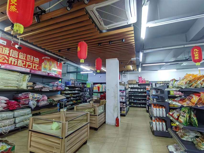 昌江华田商业广场对面小区出入口铺面转让