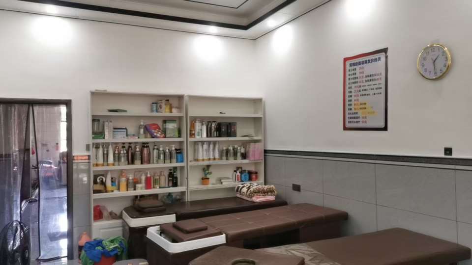 临高县文明中路营业中美容美发店转让